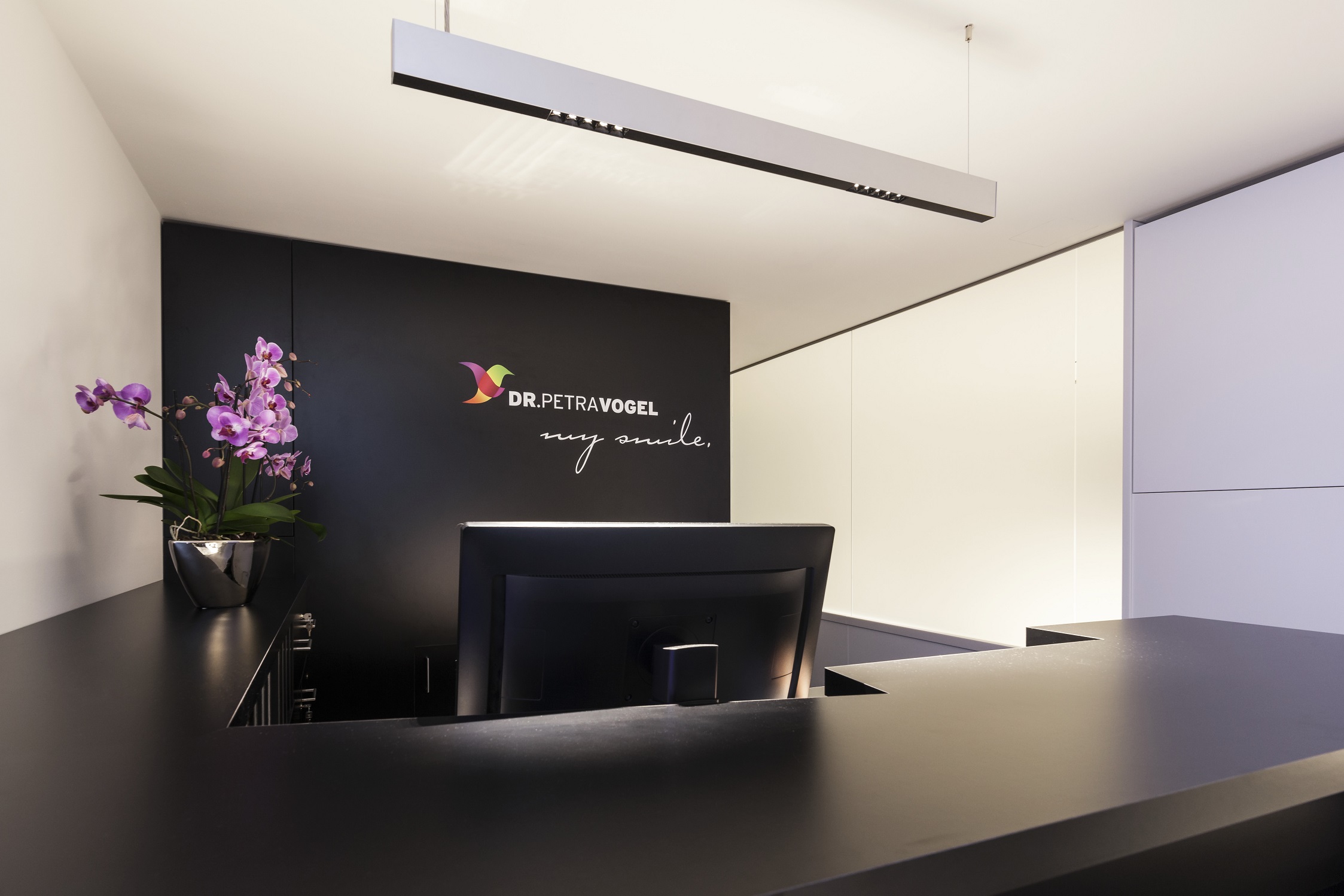 iN30 pendant high contrast 01.jpg