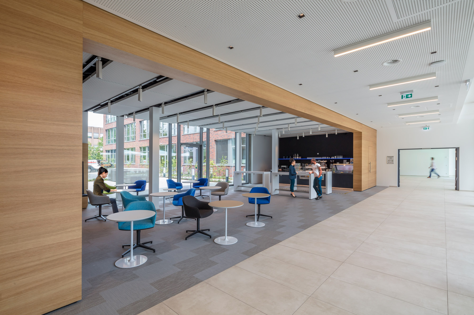 Laser-Blade-L-Adjustable_inspiration_RWE-Campus_Essen_R_14140-1.jpg