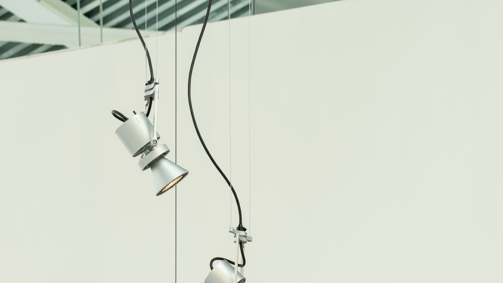 Le-Perroquet-sosp-89mm_OfficinaADI_16x9.jpg