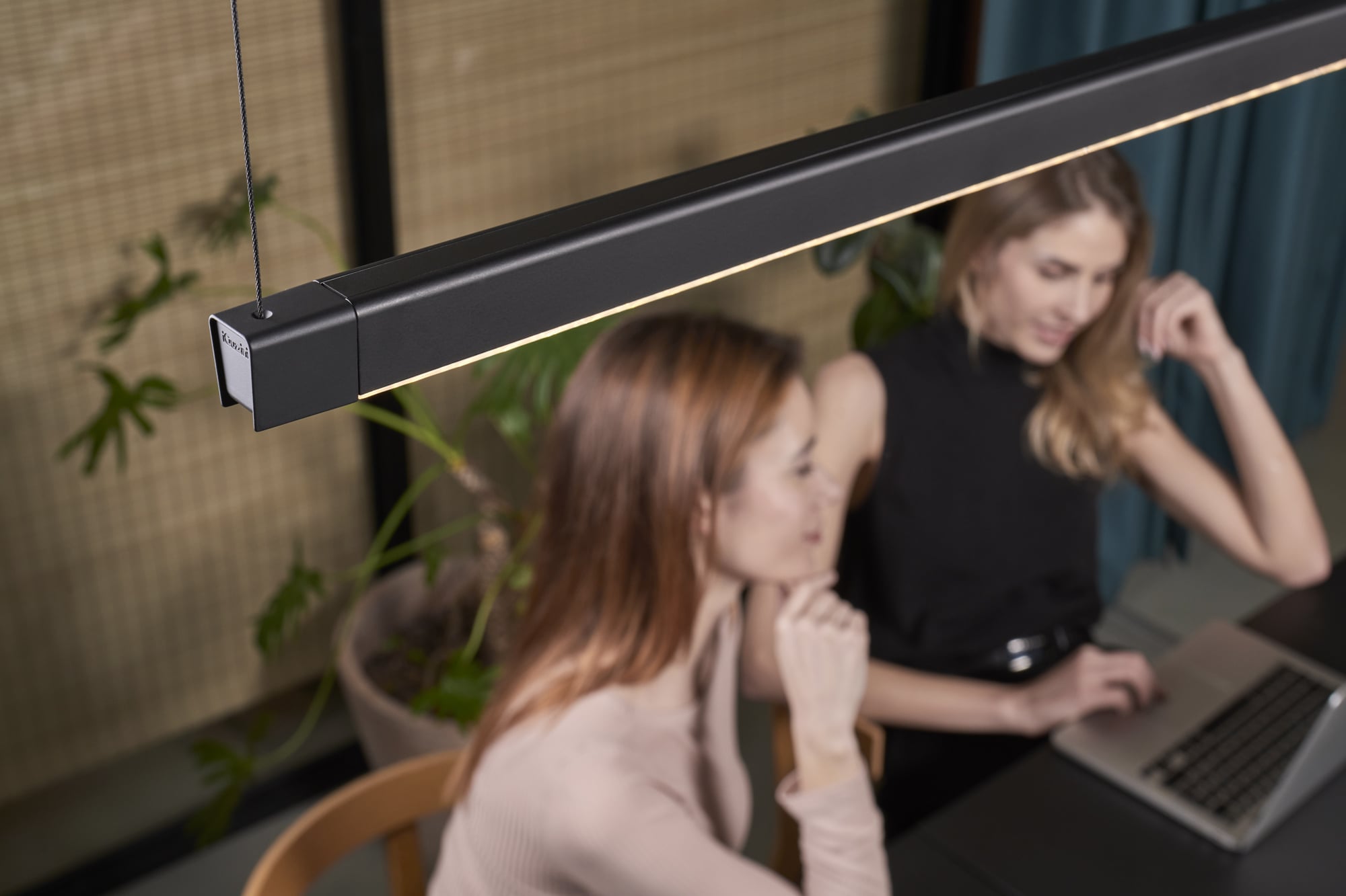 Libera-Stand-Alone-pendant_Tenoha_Iguzzini_17130.jpg