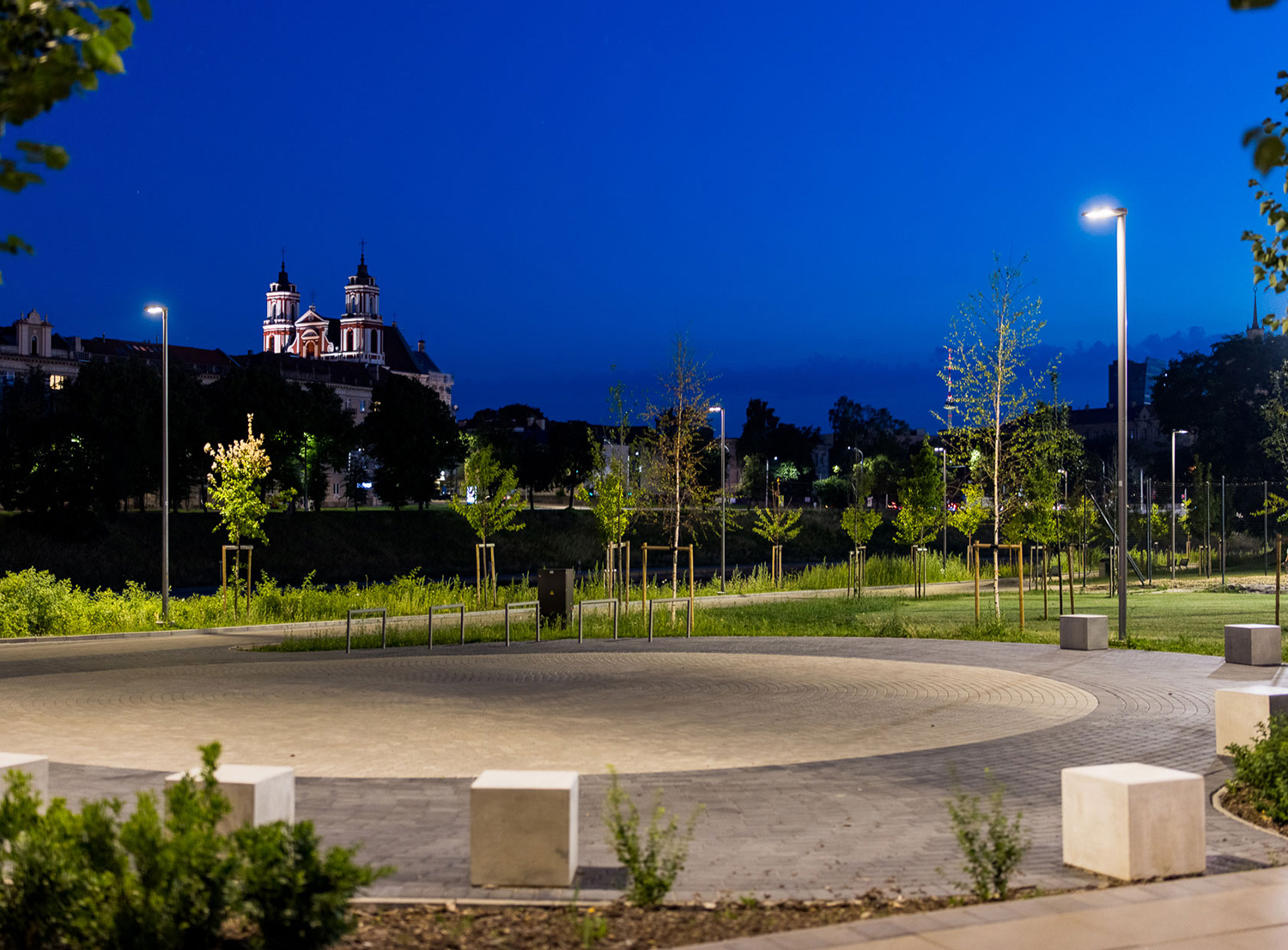 UFO_Inspiration_05_White-Bridge-Square.jpg
